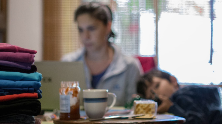 Mujeres en cuarentena: cuidadoras de tiempo completo y sobrecarga de trabajo