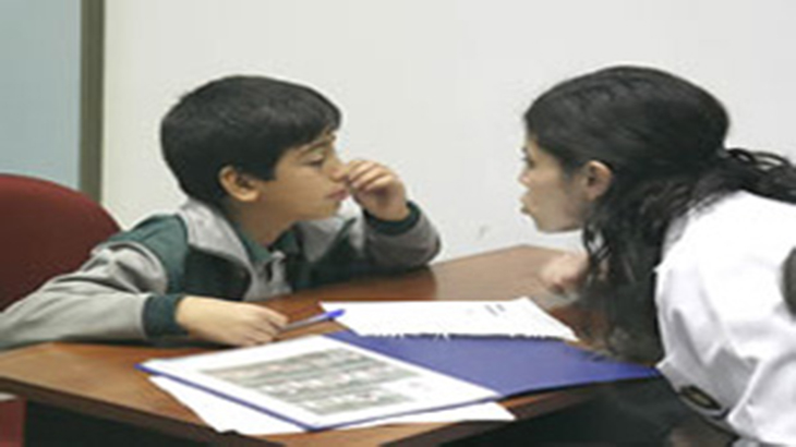 Capacitan fonoaudilogos desde una mirada social