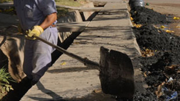 Acequias mendocinas: de canales de riego a vaciaderos de residuos