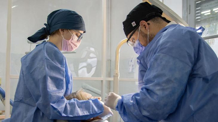 Dientes y prtesis bucales en mal estado potencian el riesgo de cncer en pacientes fumadores y bebedores